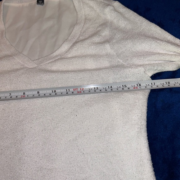 White long sleeve light knit tee | size M - Picture 6 of 7